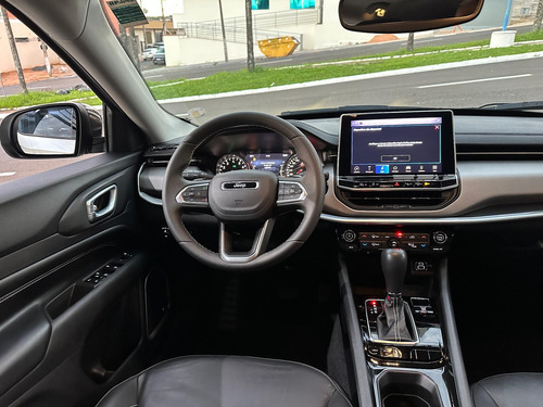 Jeep Compass LONG. T270 1.3 TB 4x2 Flex Aut.