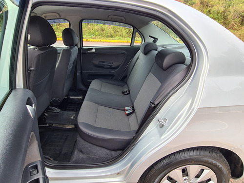 Volkswagen Voyage 1.0 Trend Tec Total Flex 4p