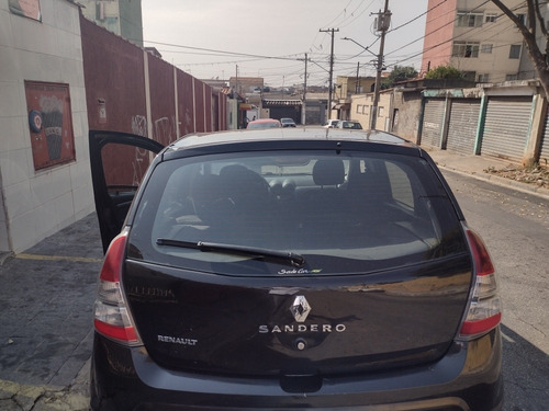 Imagem 8 de 10 de Renault Sandero 2014 1.0 16v Expression Hi-flex 5p