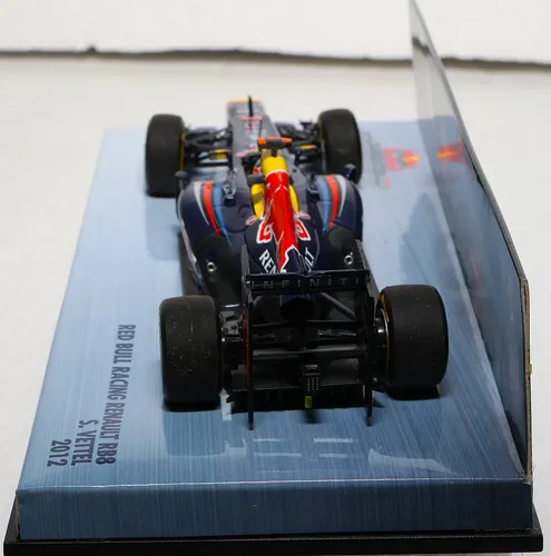 Red Bull Rb8-2012-sebastian Vettel -1/43-minich #1-nuevo