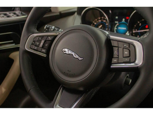 Jaguar F-pace Prestige 2.0d
