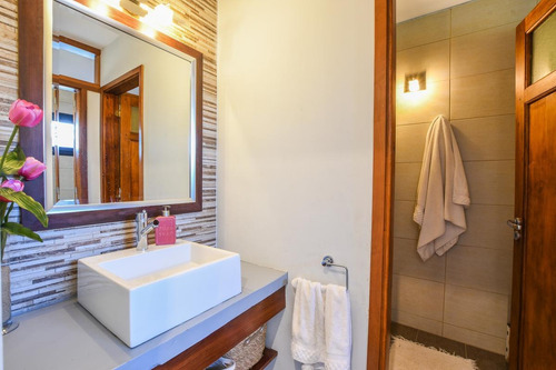 Imagen 17 de 24 de Casa De 2 Dormitorios En Venta Con Quincho Fisherton