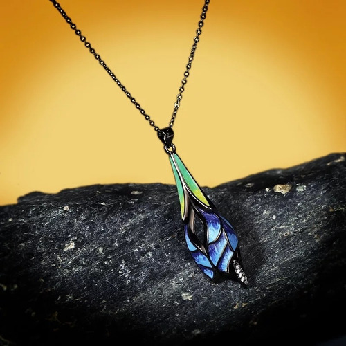 Imagen 3 de 6 de Collar Con Dije De Flor De Loto Azul Esmaltada Con Circonias