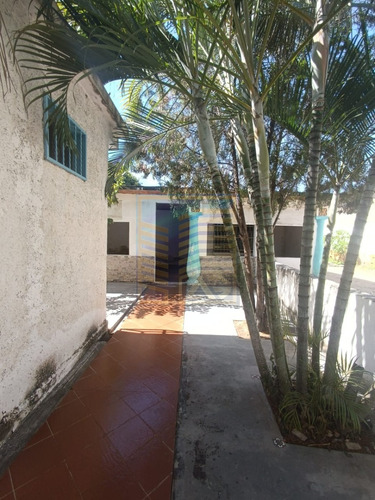 Santa Cruz De Aragua (granja Porcina Y Avícola) Ale