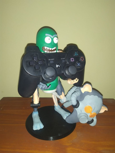 Soporte Joystick Y Celular De Rick Pepinillo De Rick Y Morty