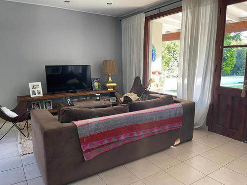 Casa Saint Matthews Pilar Estilo Campo En Una Planta