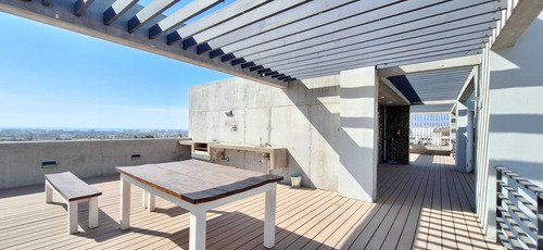 Vende, Moderno Dpto. En Edificio Boulevard (72748)