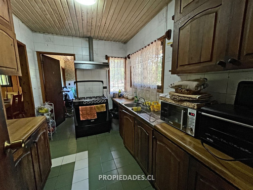 Casa En Venta De 3 Dorm. En Curicó