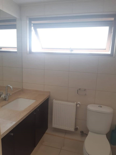 Casa En Venta De 4 Dorm. En Codominio
