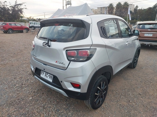 Mahindra KUV100 1.2 DELUXE MT