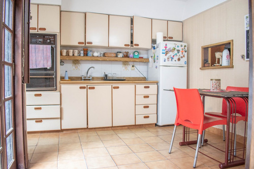 Ph En Venta 7 Ambientes En Monte Castro