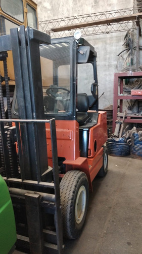 Imagen 6 de 7 de Autoelevador Clark 2,5 Ton. - 4,5 Mts. 1.996