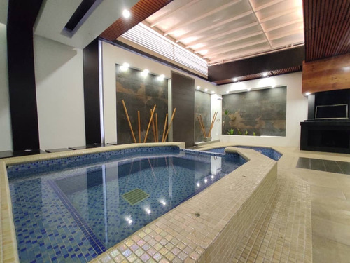 Imagen 15 de 17 de Casa En Pueblo Nuevo, Polígono De Tiro, Totalmente Amoblada.