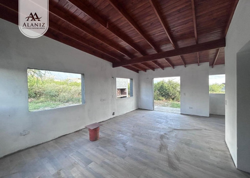 Casa De 3 Dorm. En Venta, Melo, San Luis.