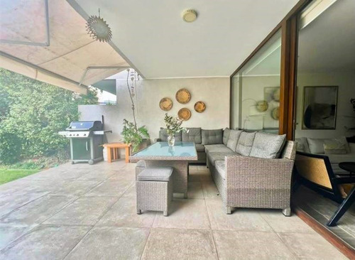 Unico Con Jardin Propio A Pasos Del Portal, Impecable, 2 Est