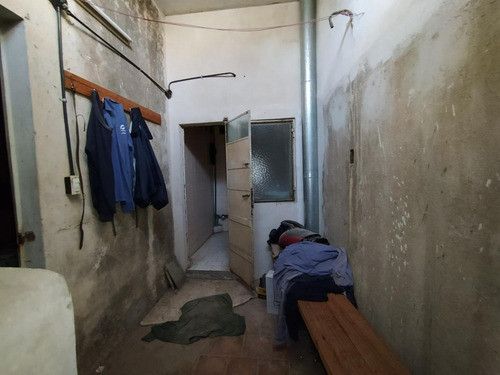 Imagen 30 de 30 de Edificio Comercial Con Oficinas Y Depósitos En Lote Propio