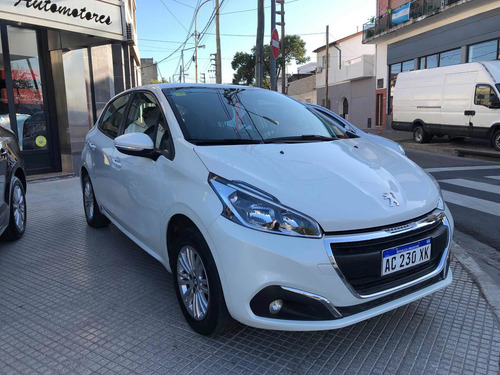 Imagen 3 de 15 de Peugeot 208 2018 1.6 Allure