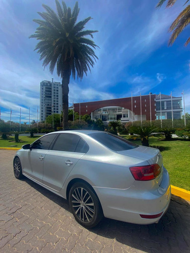 Imagen 2 de 11 de Volkswagen Vento 2011 2.0 Sportline Tsi 200cv Dsg