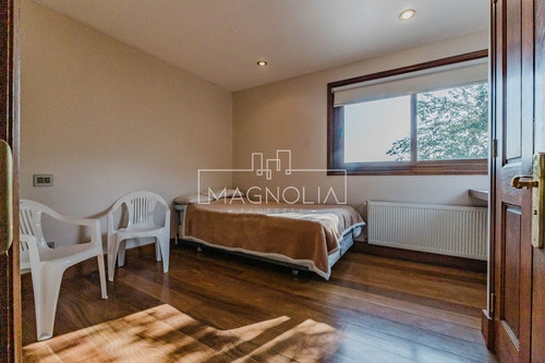 Casa En Arriendo De 5 Dorm. En Lo Barnechea