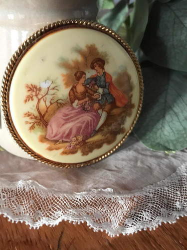 Antigua Miniatura De Porcelana Limoges Escena Fragonard