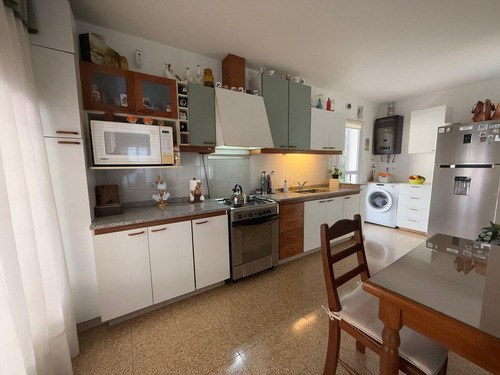 Vende Casa Con Pileta Barrio Dean Funes