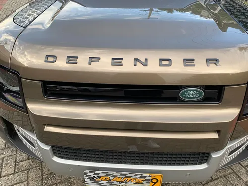 Land Rover Defender First 2021