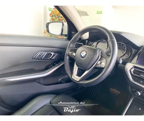BMW Serie 3 2.0 320ia Sport Line At