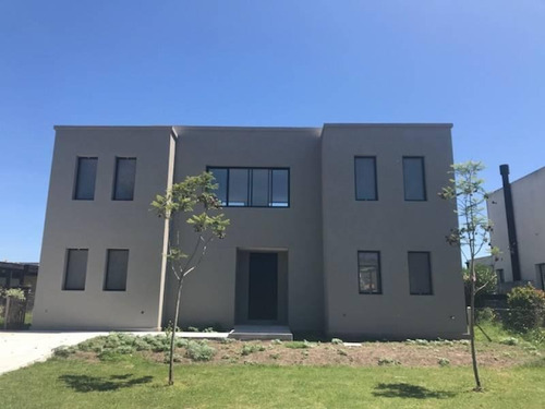 Imagen 1 de 9 de Casa En Venta En Barrio Santa Catalina - Villanueva Maroto Propiedades