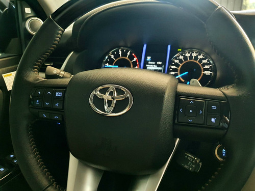 Imagem 13 de 15 de Toyota Hilux Sw4 2.8 Srx Diamond 4x4 7 Lugares 16v Turbo