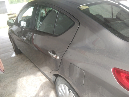 Nissan Versa 1.6 Sense 5vel Mt 2012