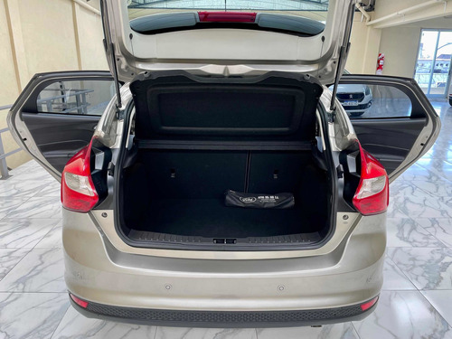 Imagen 16 de 19 de Ford Focus Se Plus 2.0 At6 Full Cuero 2014 Oscar Automotores