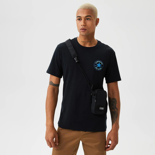 Bolsa Comms Pouch color Negro Con Cierre Converse
