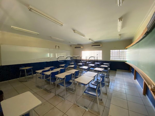 Imagem 8 de 16 de Comercial Prédio Inteiro Com 8 Quartos - 100109-l