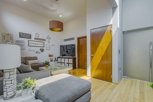 Casa En Privada En Tecamachalco Con Mucha Iluminación