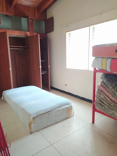 Imagen 10 de 12 de Venta Casa 817 M2 Prados Del Este