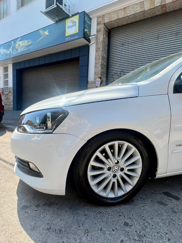 Imagen 24 de 25 de Volkswagen Gol Trend 1.6 Highline 3p 2015