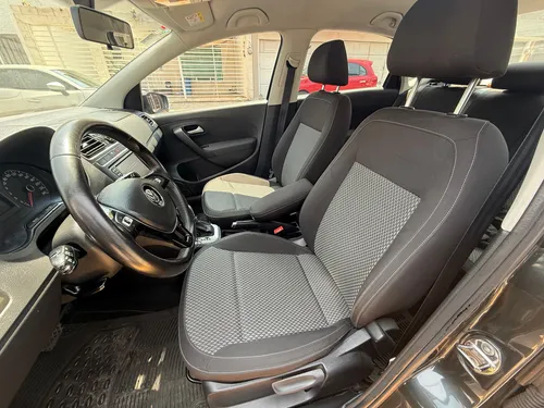 Volkswagen Vento 1.6 Highline At