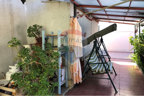 Imponente Casa En El Corazón De Ñuñoa