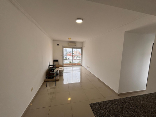 Departamento De 3 Ambientes Con Balcon Al Frente - Wilde