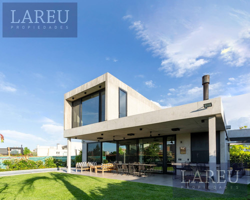 Casa En Venta En Ayres Plaza