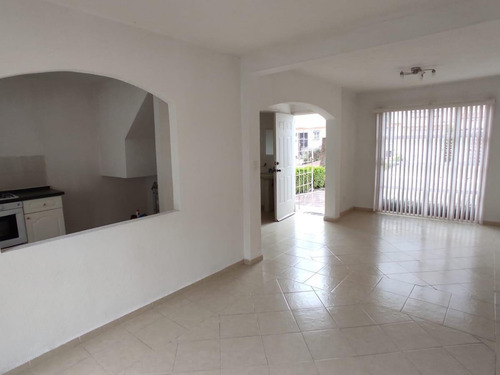 Propiedad En Venta En Rinconada San Miguel, Cuautitlán Izcalli, Edomex. Sm
