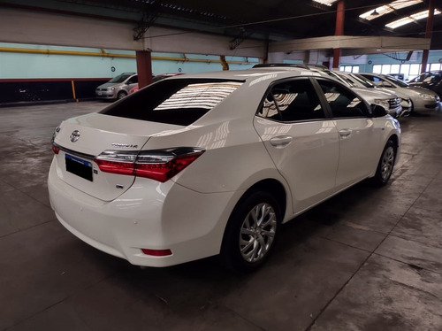Toyota Corolla Xli Cvt 1.8 / Nafta / 2017