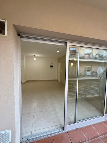 Departamento En Alquiler En Banfield, Lomas De Zamora, G.b.a. Zona Sur