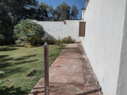 Local - Villa Parque Siquiman