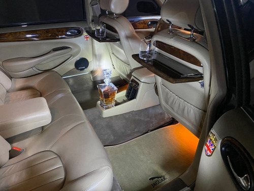 Imagem 7 de 15 de Jaguar Daimler, O Carro Da Família Real Britânica, Ano 1997