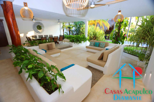 Cad Vicente Guerrero. Casa Con Salida A La Playa. Dos Albercas