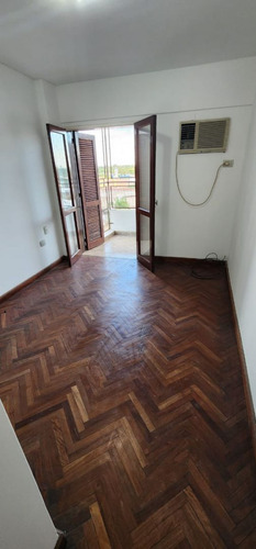 Departamento Venta En Barrio Sur De 3 Dormitorios Con Coc