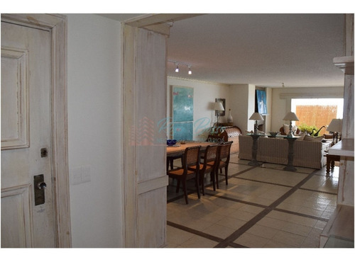Apartamento En Brava, 3 Dormitorios *- Ref: 2144