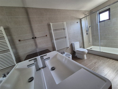 Casa Nueva En Venta De 4 Dorm. En Los Angeles