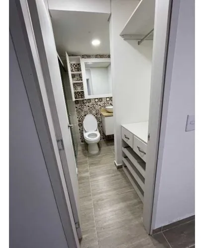 Vende Apartamento En Ríonegro 72 Metros Con Parqueadero U/cerrada Ch